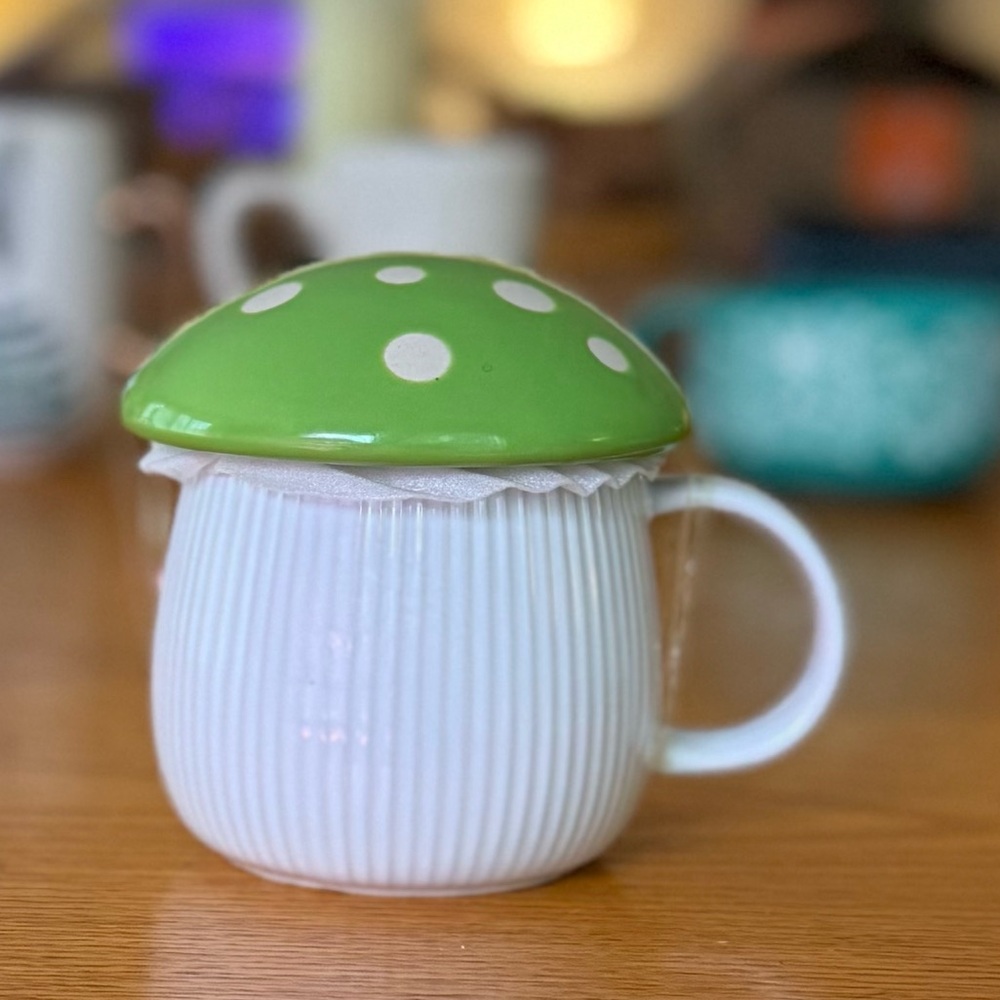 NWT WORLD MARKET 10oz MUSHROOM AND CAP Ceramic Mug 🍄✨🍄‍🟫 - Picture 3 of 5